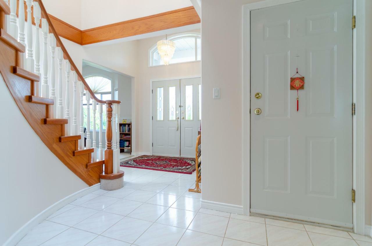 Great Guest Suite In A Gorgeous House New Westminster Exterior photo